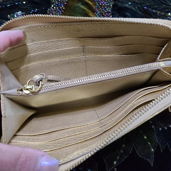 SOLD Chloé Wallet - Picture 8 of 12